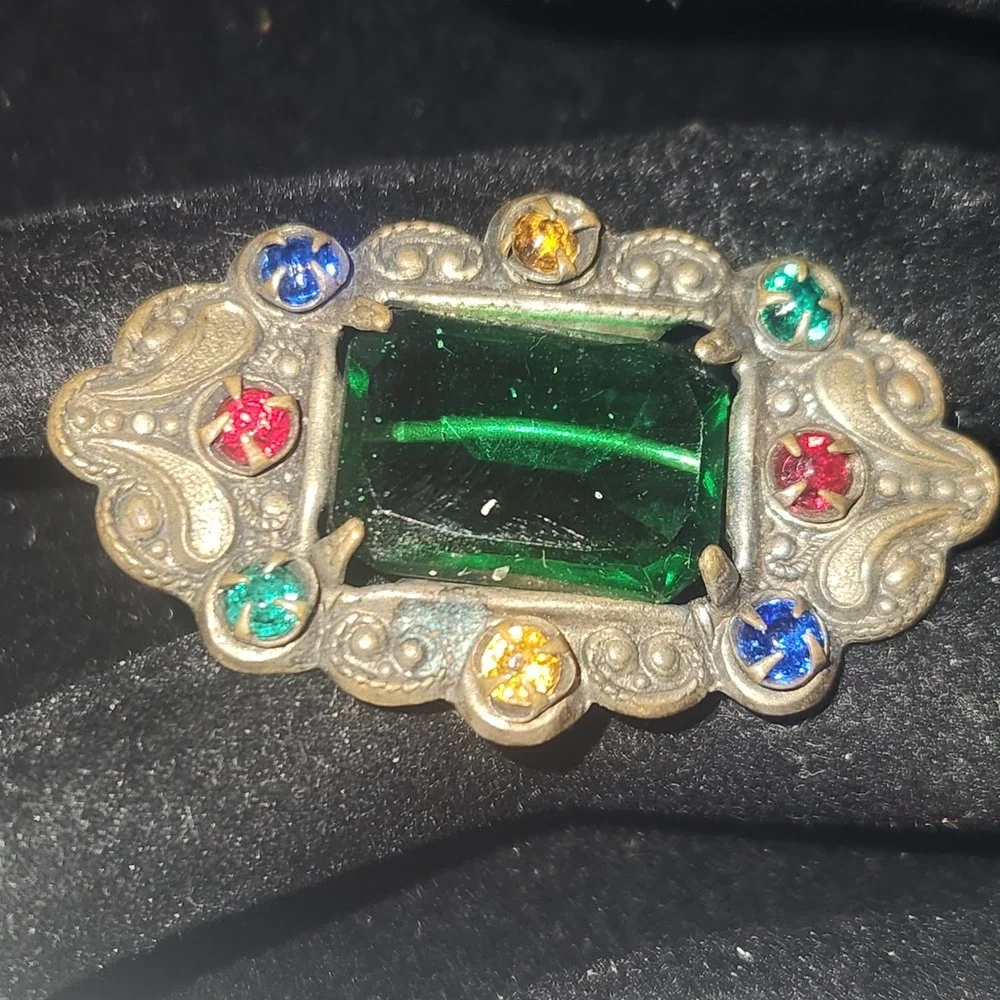 Vintage Antique Gold Tone Multi‎ Color Rhinestone Brooch Emerald Green Center